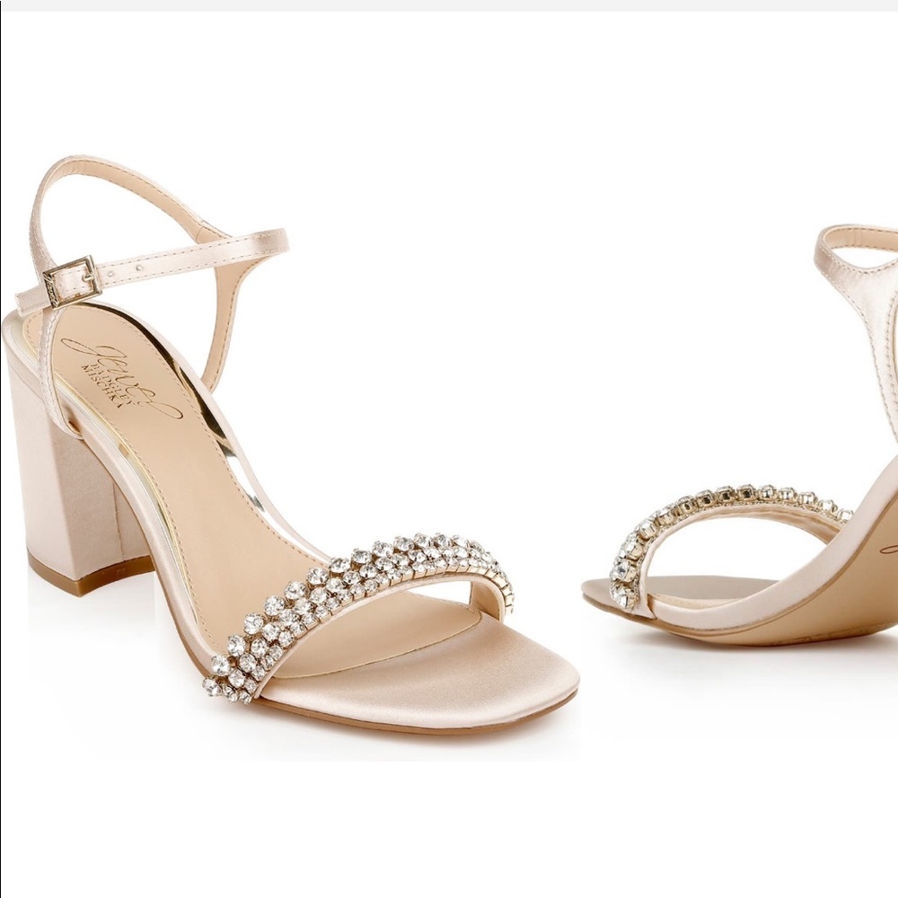 Jewel Badgley Mischka Lori Ankle Strap Sandal Champagne EUC